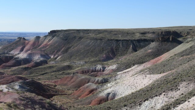 Panoramatický pohľad na okolie Národného parku Petrified Forest v Arizone
